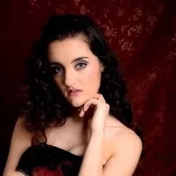 Tamsin Riley is a OnlyFans model from the UK.