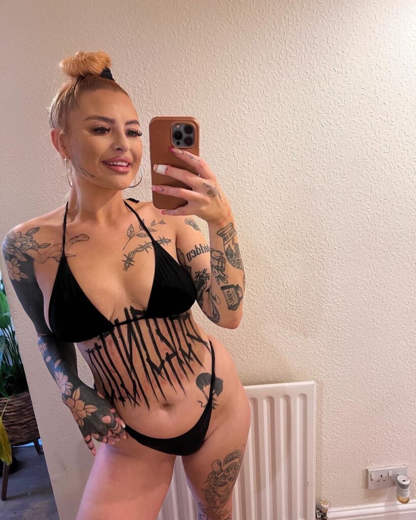 Sloppy Bj Queen is a OnlyFans model from the UK.