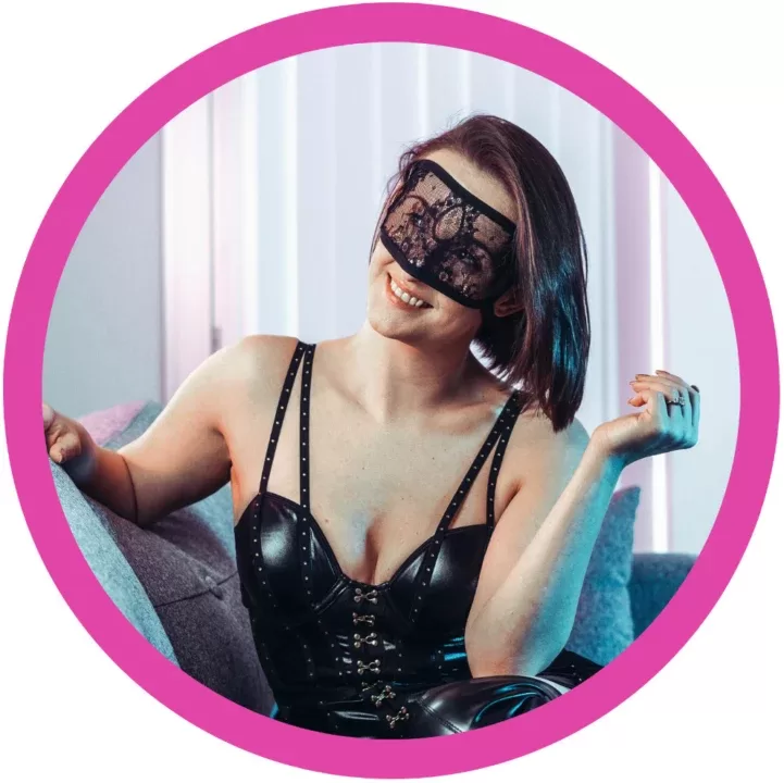 Rosa - Teacher. BBC Hotwife. Mistress. is a OnlyFans model from the UK.