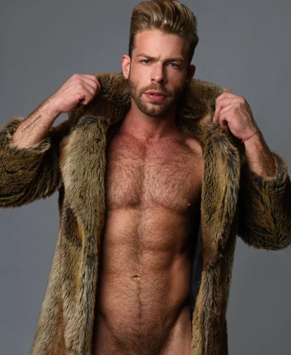 Gabriel Phoenix | VIP is a OnlyFans model from the UK.