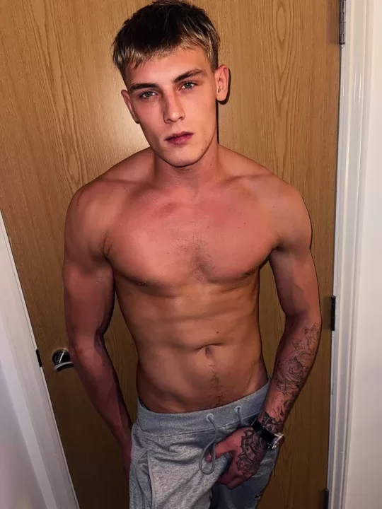 Kovi is a OnlyFans model from the UK.