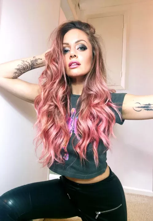 Suzi Star is a OnlyFans model from the UK.