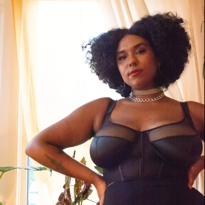 Midknight (she/her) is a OnlyFans model from the UK.