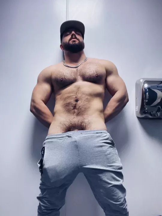 Forrest Ryder is a OnlyFans model from the UK.