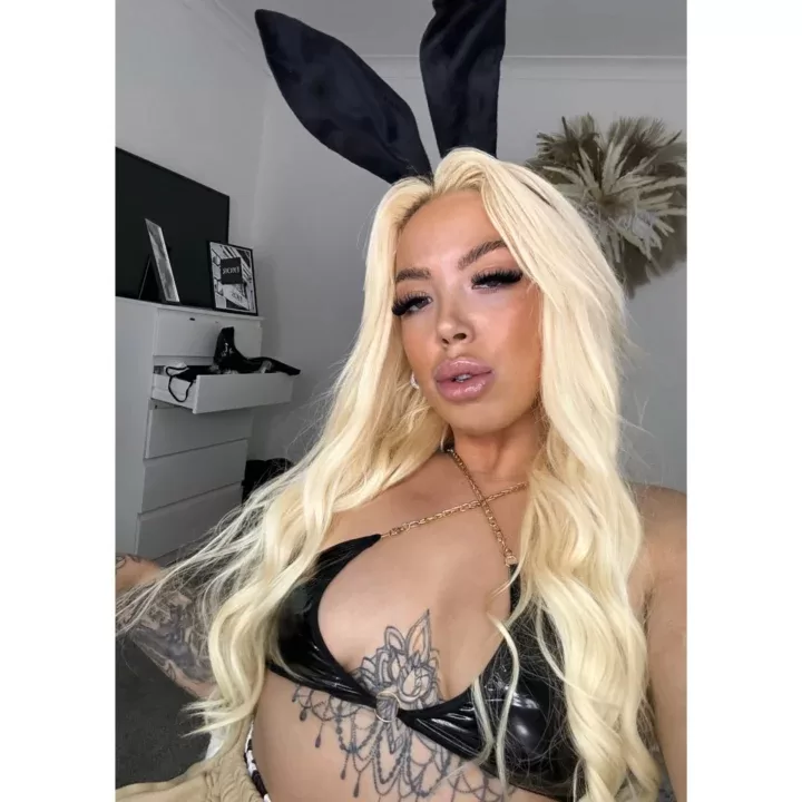 Pawg69xo-NO PPV is a OnlyFans model from the UK.