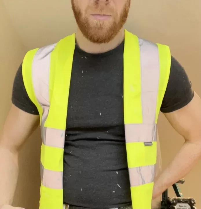 Ginger tradesman is a OnlyFans model from the UK.