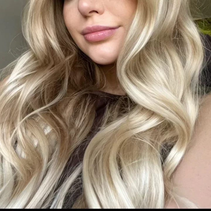 Sasha Cela is a OnlyFans model from the UK.