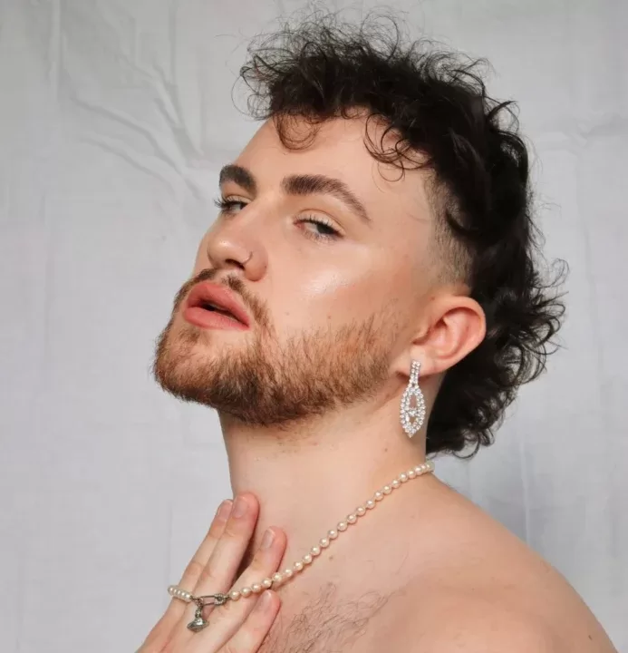 Max is a OnlyFans model from the UK.