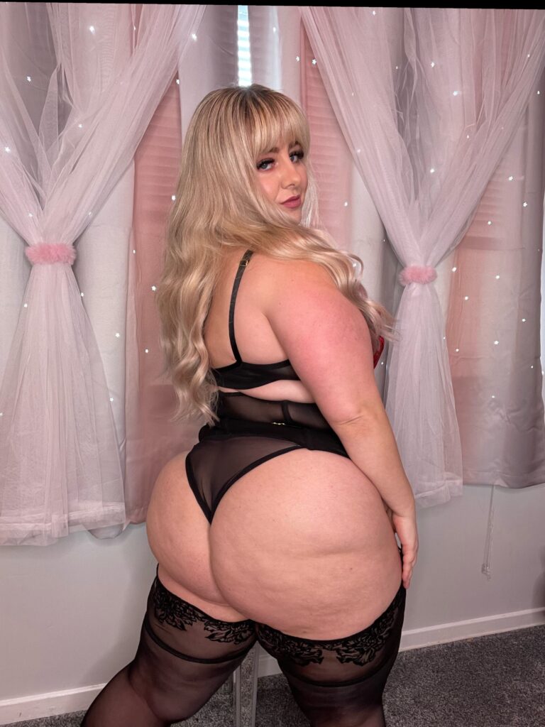 BIG BOOTY JODIE is a OnlyFans model from the UK.