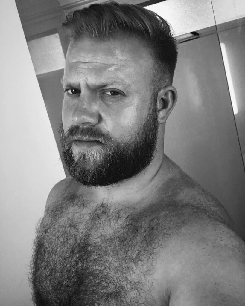 Adzlondon is a OnlyFans model from the UK.